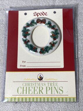 VTG 2004 Spode Porcelain Christmas Tree Cheer Pin /Brooch Wreath / Holly & Ivy